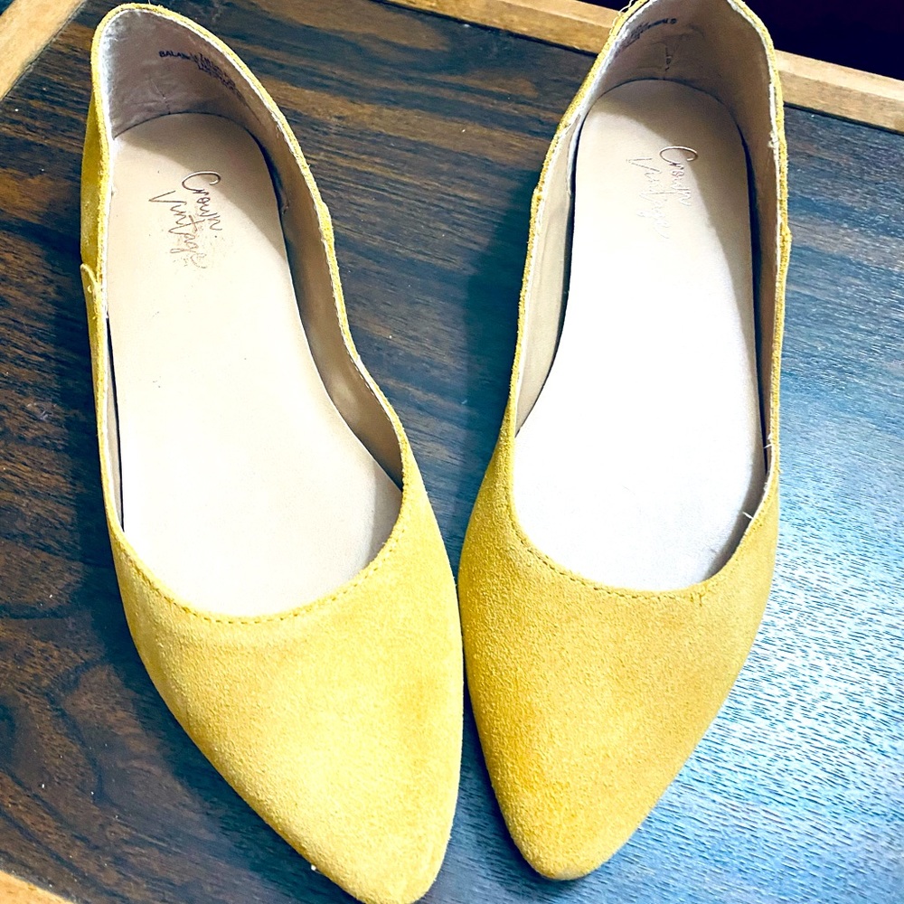 Women’s dress flats